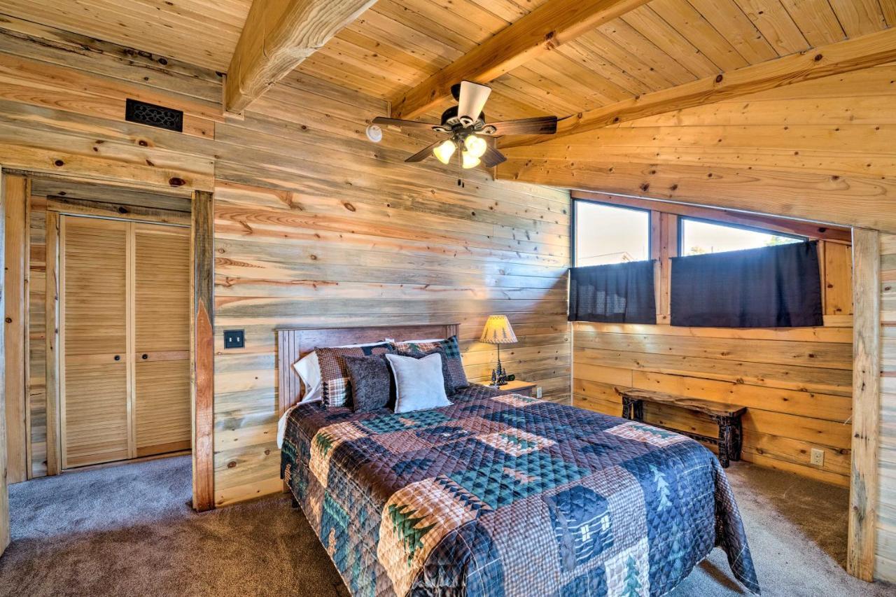 Pet-Friendly Cloudcroft Cabin Walk To Shop, Food Exterior photo